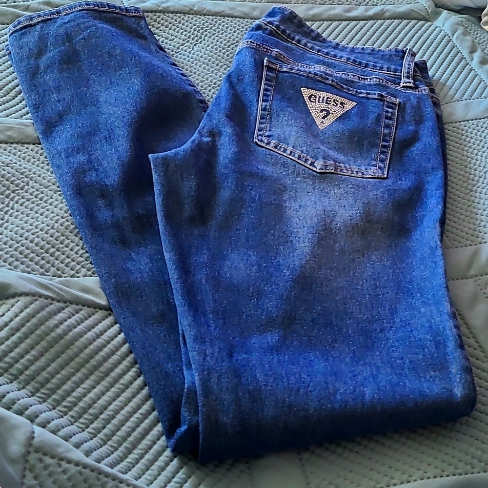A pair of Guess 👖 jeans.